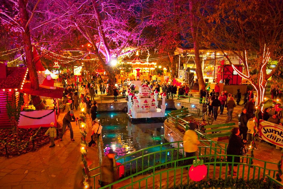  Oneiroupoli Božićni mini Diznilend Drama 